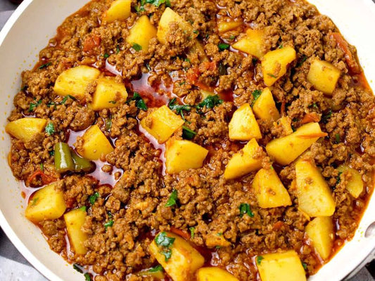 Aloo Keema (Pakistani Mince & Potato Curry)